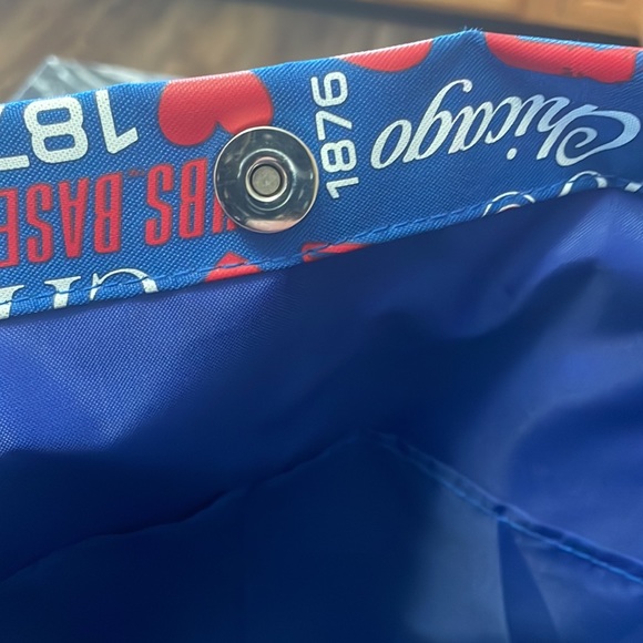 Cubs carrying bag it is 16 long 13 1/2 tall - Picture 3 of 6